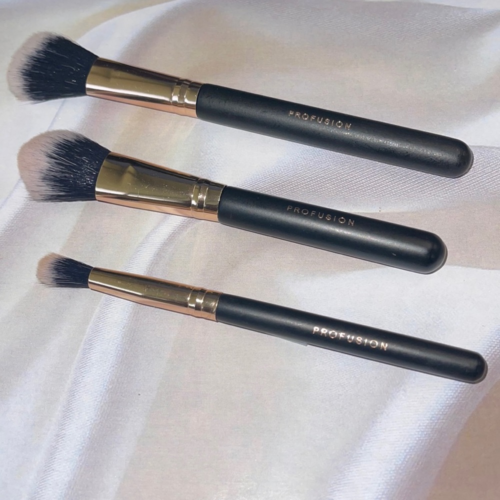 ✨Profusion Highlighter Brush Set